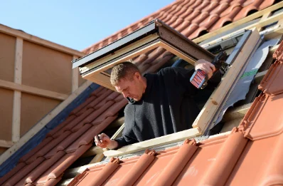 Pose de fenêtres de toit Velux à Entrevaux